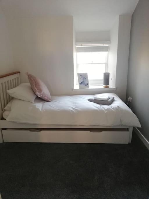 Ferienwohnung Siop Iwan A Menna Caernarfon Exterior foto